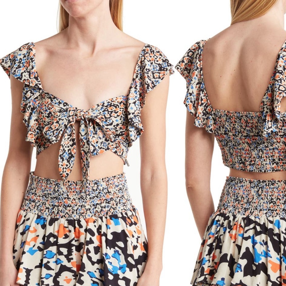 MAAJI ❤️‍🔥 GLOWY FLUTTER SLEEVE SMOCKED CROP TOP NWT SIZE MEDIUM - Picture 3 of 10